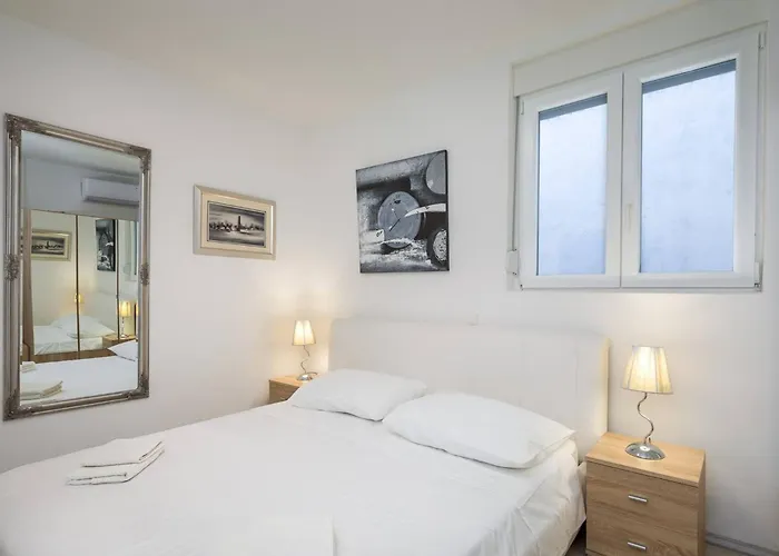 Luxury Beachfront Anemos Hvar With Pool Villa
