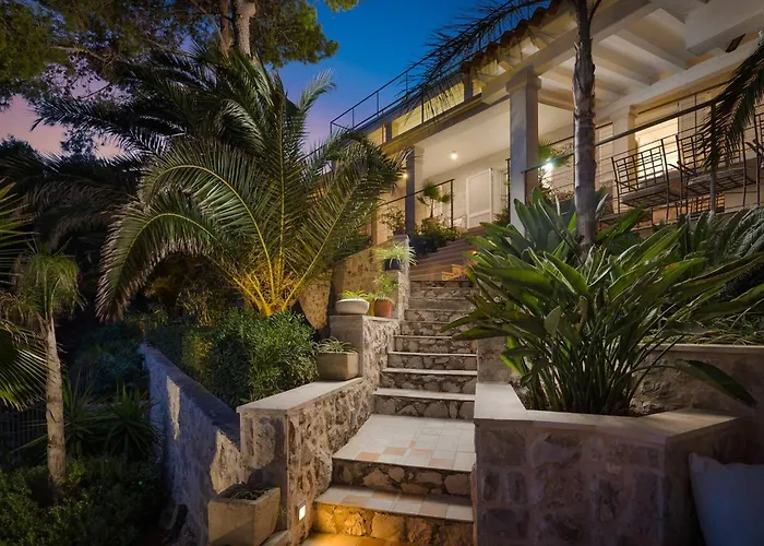 Luxury Beachfront Anemos Hvar With Pool Villa