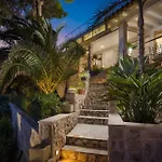 Luxury Beachfront Anemos Hvar With Pool Villa