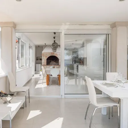 Luxury Beachfront Anemos Hvar With Pool וילה