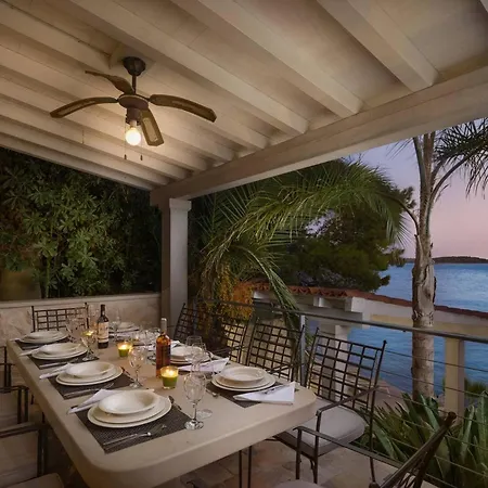 Luxury Beachfront Anemos Hvar With Pool Villa