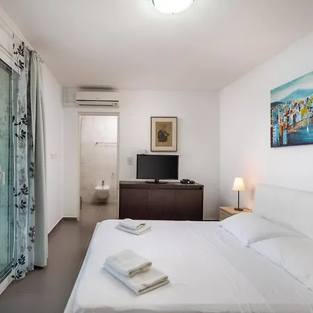 Luxury Beachfront Anemos Hvar With Pool Хвар