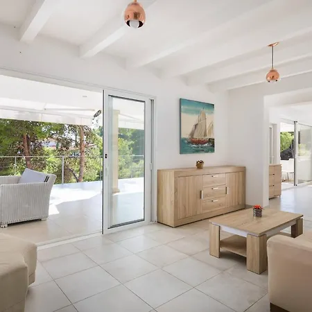 Luxury Beachfront Anemos Hvar With Pool Villa *