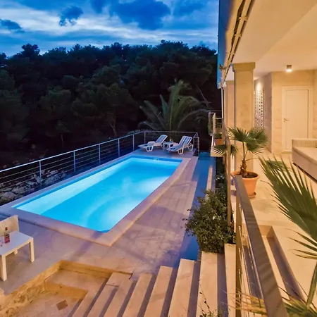 Luxury Beachfront Anemos Hvar With Pool Villa