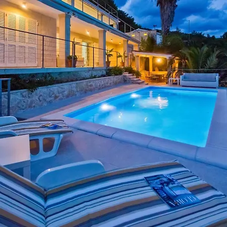 Villa Luxury Beachfront Anemos Hvar With Pool