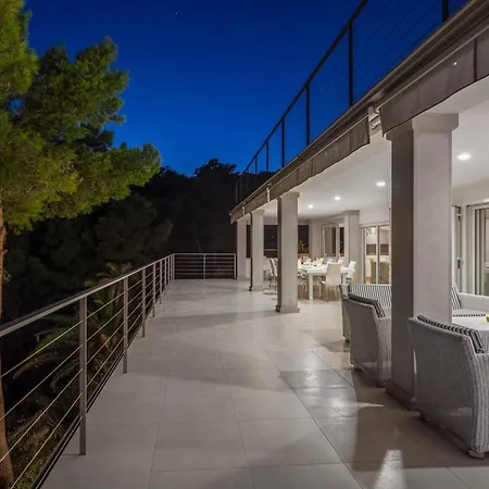 Luxury Beachfront Anemos Hvar With Pool
