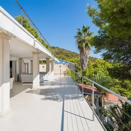 Luxury Beachfront Anemos Hvar With Pool Хвар